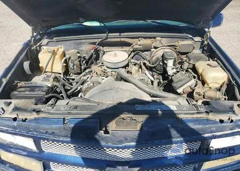 1995 Chevrolet Tahoe C1500 z USA, uszkodzony, nr VIN 1GNEC13K7SJ387585